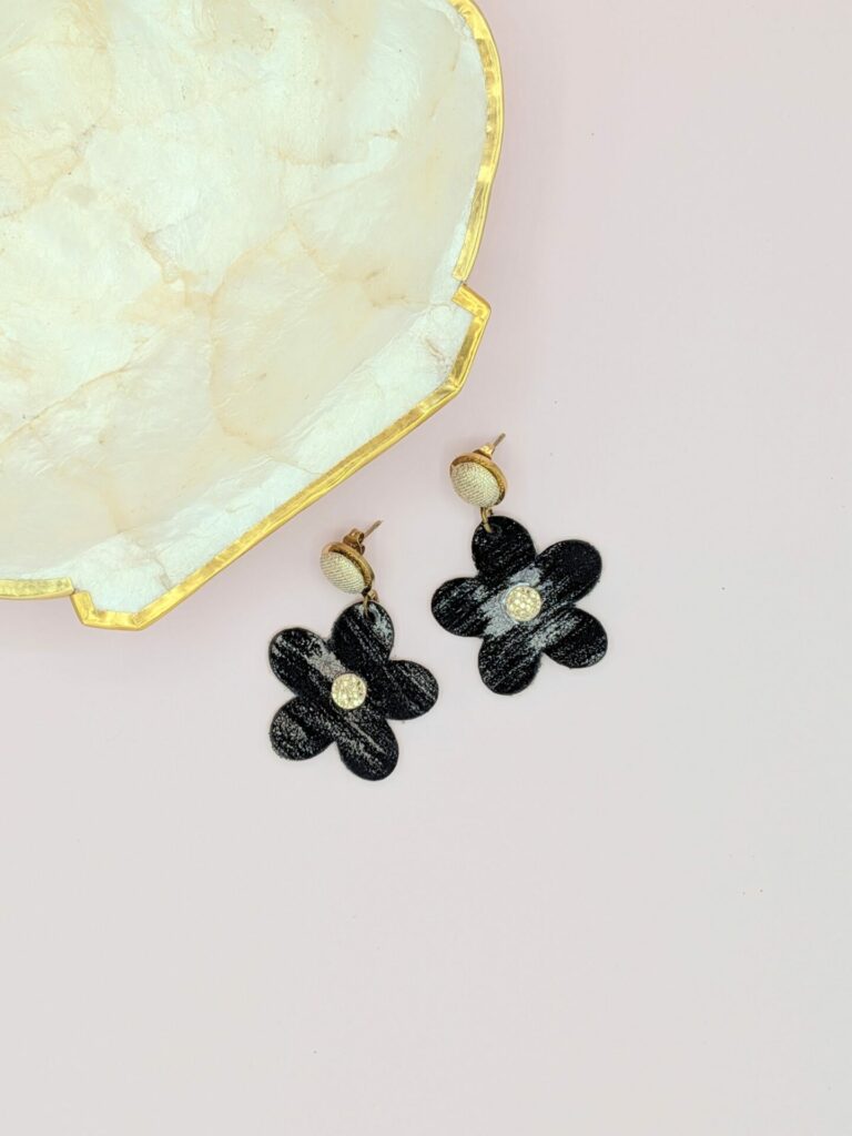 Boucles d’oreilles MARGUERITE en cuir et tissus