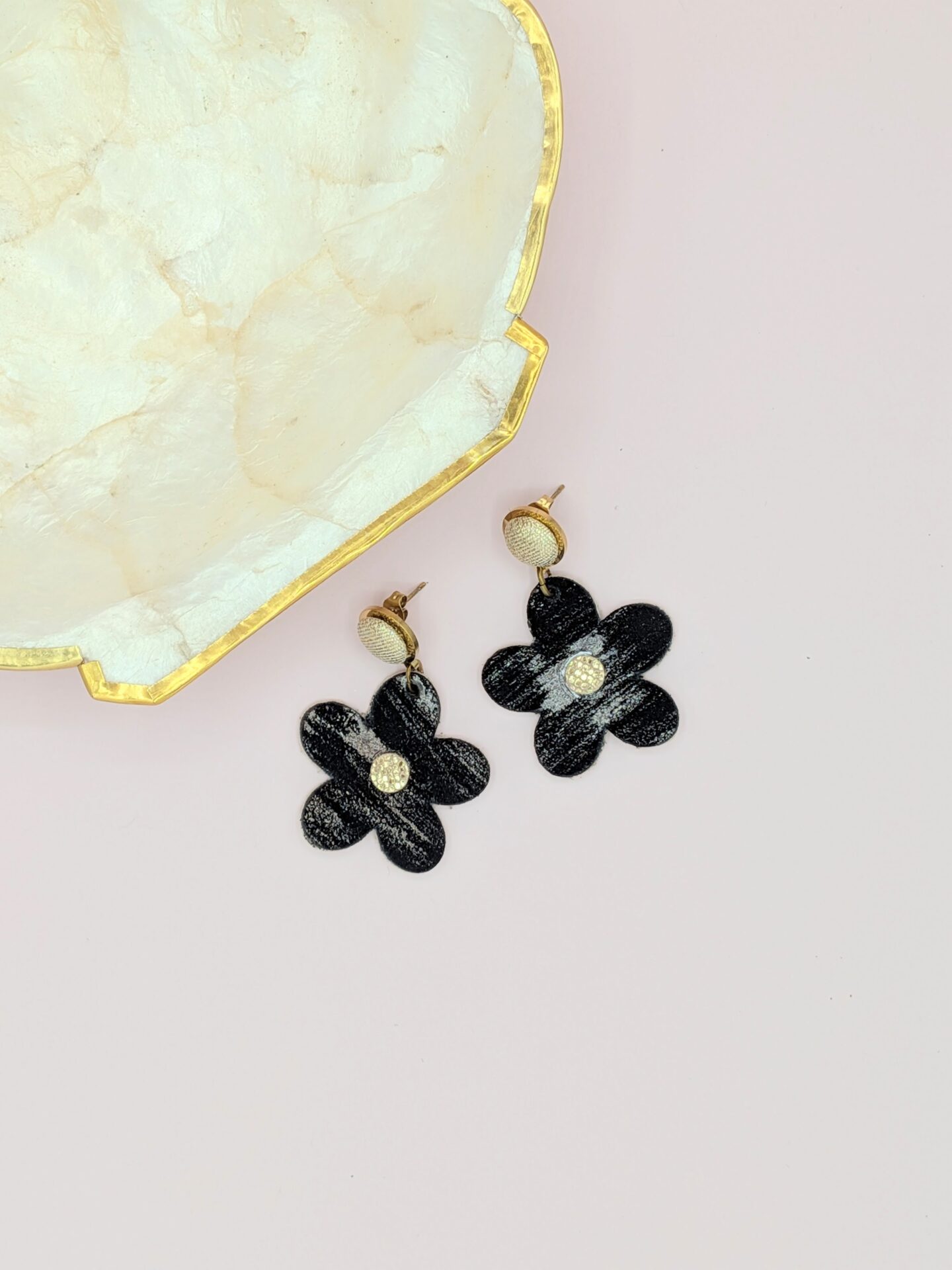 Boucles d’oreilles MARGUERITE en cuir et tissus
